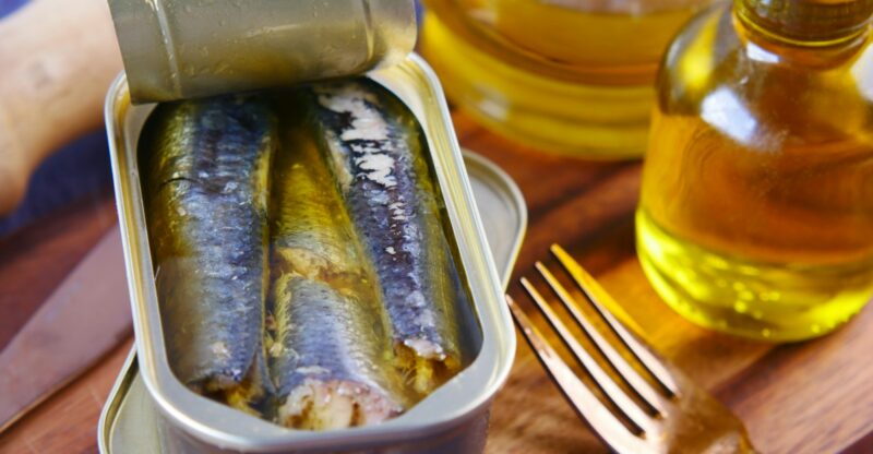 L’huile de poisson et l’Alzheimer : un bénéfice ciblé pour les personnes âgées à risque