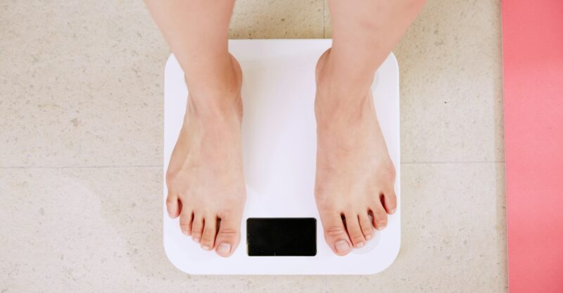 Alimentation et poids corporel : les aliments ultra-transformés freinent la perte de poids, même à apports nutritionnels équivalents