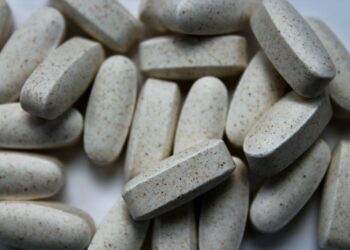 close-up photography of medication pill lot