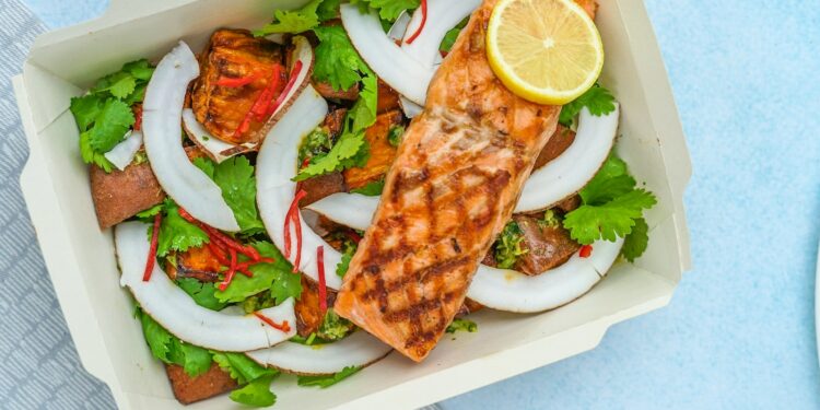 vegetable salad with grilled salmon