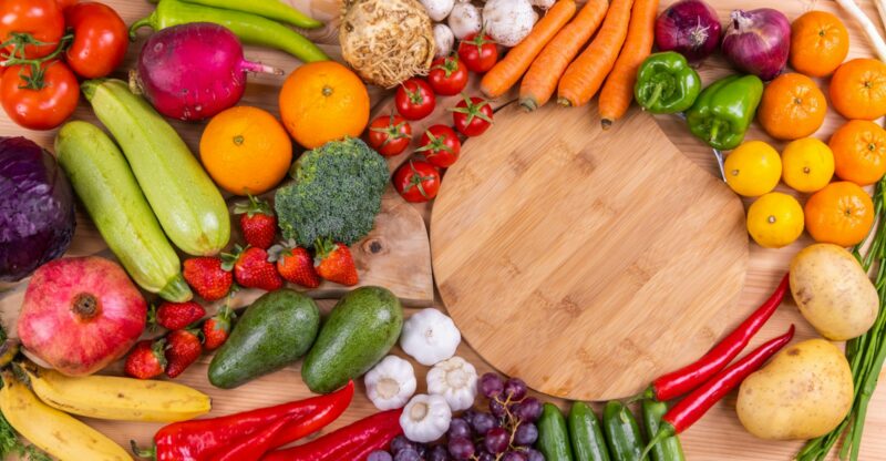 Manger 5 fruits et légumes par jour : une recommandation dépassée ? Ce que révèle la science actuelle