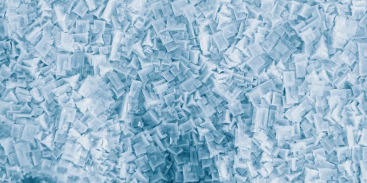 a close up of some snow